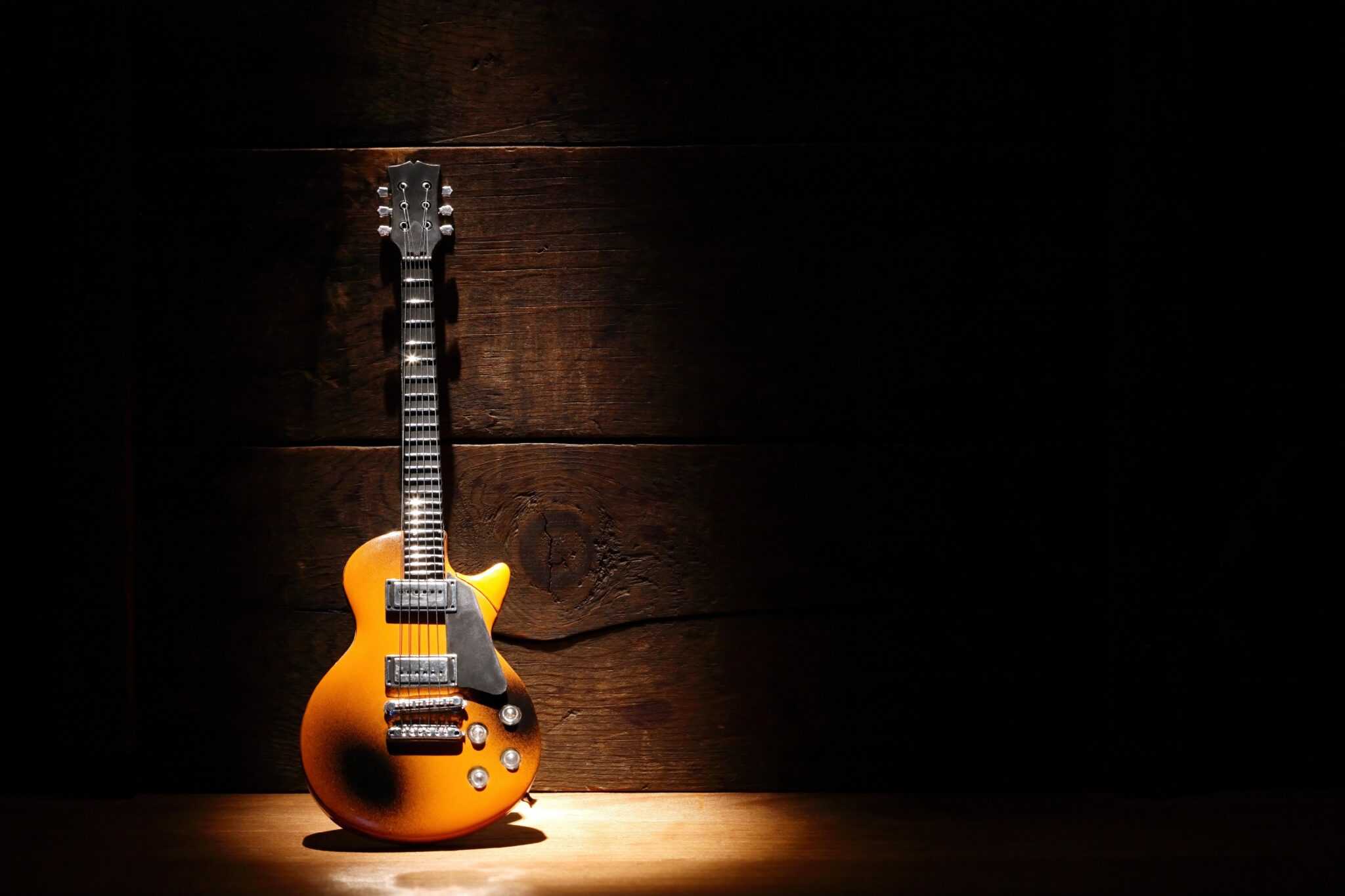 Who invented The Electric Guitar (And How It Happened?) Guitar Symphony